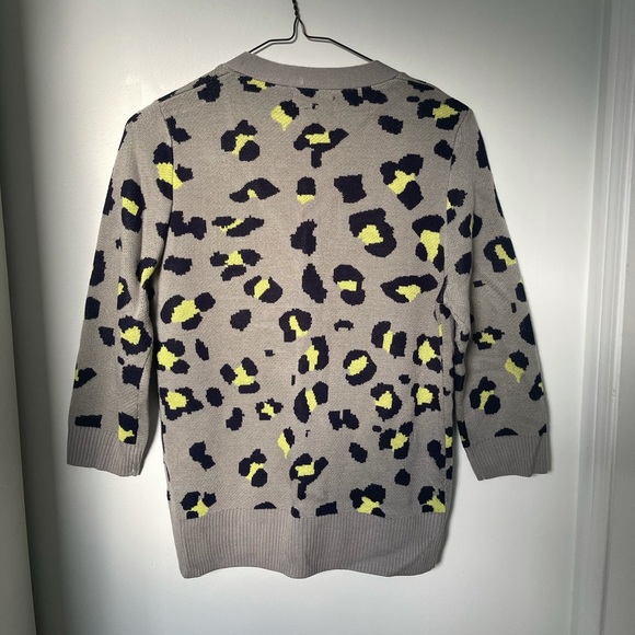 ✨SOLD✨Takeout Cheetah/Leopard Print Cardigan - Picture 4 of 5